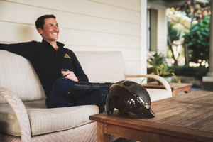 Kask ze standardowym daszkiem KASK Dogma Pure Shine 