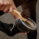 Kopystka ze szczotką Kentucky Horsewear Grooming Deluxe