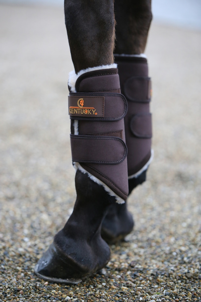 Ochraniacze treningowe z futrem na przednie nogi Kentucky Horsewear Turnout Boots Solimbra 