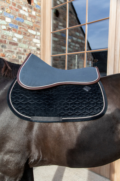 Podkładka pod siodło Kentucky Horsewear Half Pad Anatomic Absorb