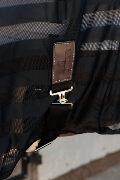 Derka siatkowa przeciw owadom Kentucky Horsewear Light Striped Mesh Fly Sheet