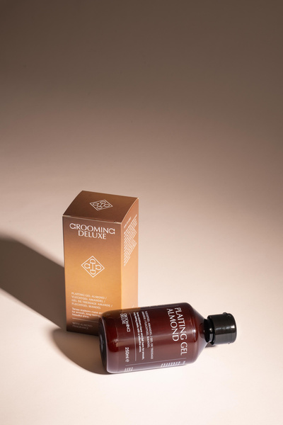 Żel do zaplatania grzywy i ogona Grooming Deluxe Plaiting Gel Almond