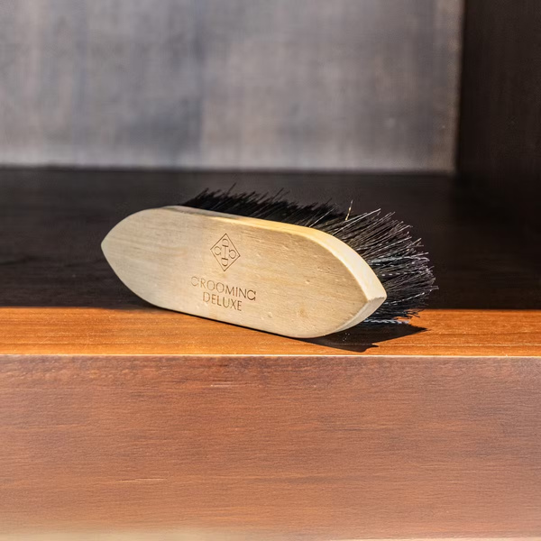 Szczotka z twardym włosiem Grooming Deluxe Short Hard