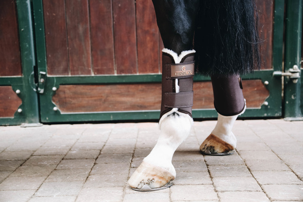 Ochraniacze treningowe z futrem na przednie nogi Kentucky Horsewear Turnout Boots Solimbra