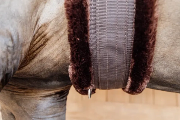 Popręg z futrem syntetycznym Kentucky Horsewear Sheepskin Girth