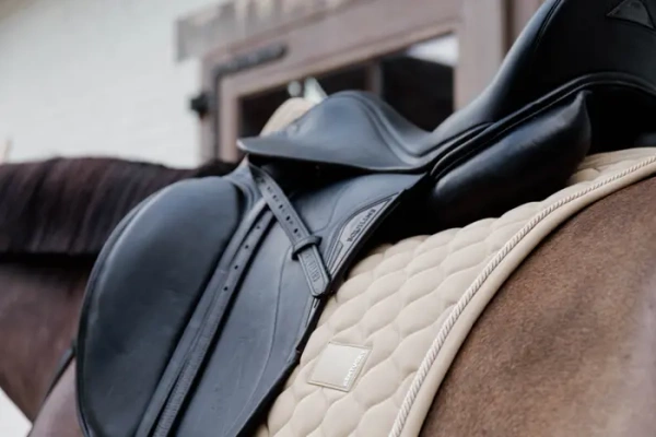 Czaprak ujeżdżeniowy Kentucky Horsewear Onion Quilt Rubber Logo