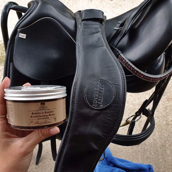 Smar do skór Carr & Day & Martin Brecknell Turner Step 2