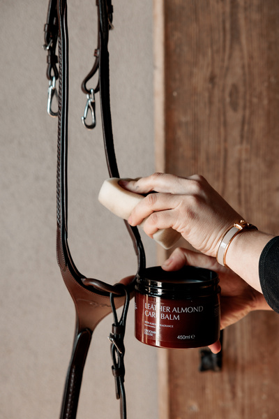 Balsam do skór Grooming Deluxe Leather Almond Care Balm