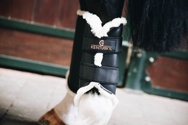 Ochraniacze ujeżdzeniowe z futrem na tylne nogi Kentucky Horsewear Turnout Boots Leather