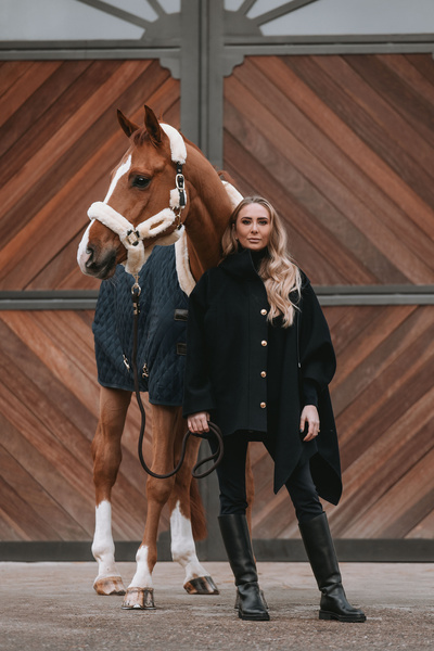 Kantar obszyty w całości syntetycznym futrem Kentucky Horsewear Sheepskin Shipping