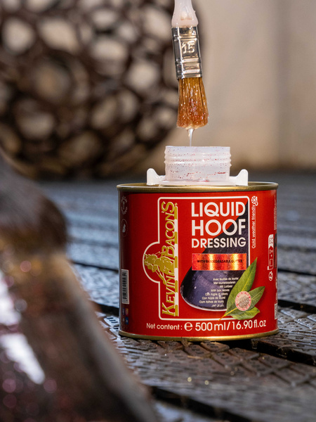 Olej do kopyt z brokatem KEVIN BACON'S Hoof Dressing Glitter