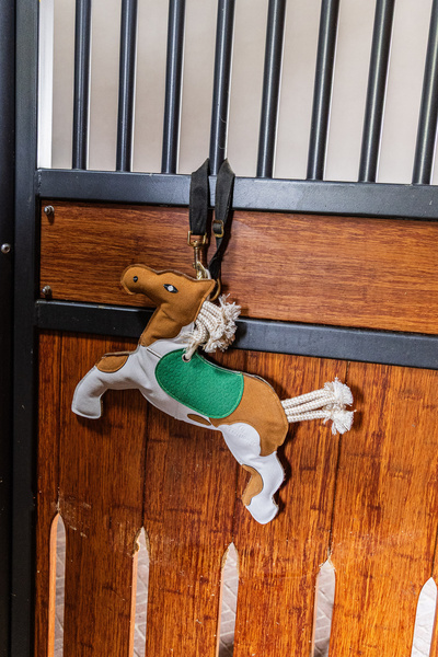 Zabawka dla konia do boksu Kentucky Horsewear