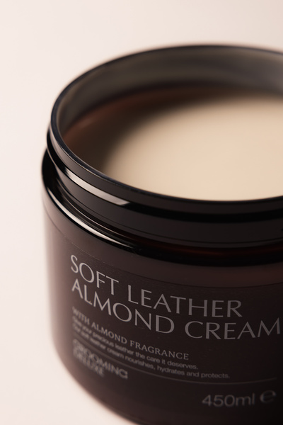 Balsam do skór Grooming Deluxe Soft Leather Almond Cream