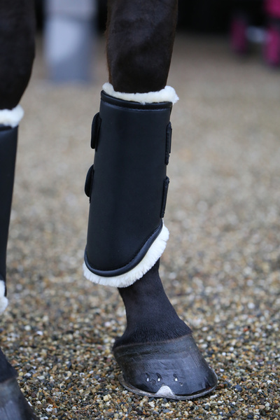 Ochraniacze ujeżdżeniowe z futrem Kentucky Horsewear Turnout Boots Leather - przody