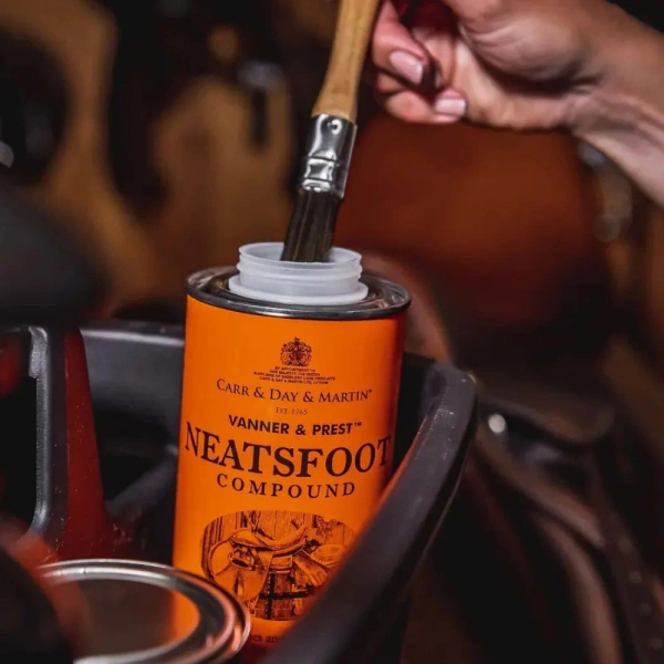 Olej do intensywnej impregnacji skóry Carr & Day & Martin Vanner & Prest Neatsfoot