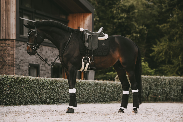 Popręg ujeżdżeniowy z futrem syntetycznym Kentucky Horsewear Sheepskin Short Girth