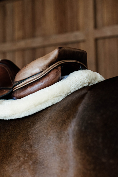 Czaprak wszechstronny Kentucky Horsewear Hunter Vegan Sheepskin
