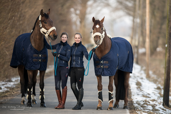 Kantar obszyty w całości syntetycznym futrem Kentucky Horsewear Sheepskin Shipping