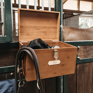 Skrzynka na akcesoria jeździeckie na boks Grooming Deluxe Stable Tack Box
