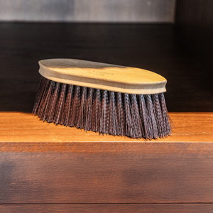 Szczotka do usuwania brudu i luźnej sierści Grooming Deluxe Middle Hard