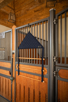 Wieszak na czapraki i derki Kentucky Horsewear Blanket & Saddle Pad Holder Pro
