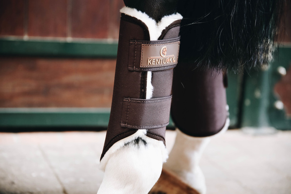 Ochraniacze treningowe z futrem na przednie nogi Kentucky Horsewear Turnout Boots Solimbra