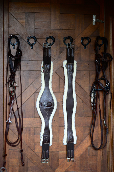 Popręg anatomiczny z futrem Kentucky Horsewear Sheepskin Anatomic Girth