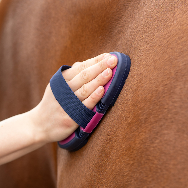 Zgrzebło dla konia QHP Flexible