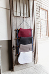 Wieszak na czapraki Grooming Deluxe Saddle Pad Holder Luxe 