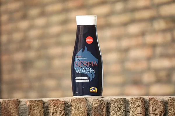 Szampon hipoalergiczny dla koni Cavalor Derma Wash