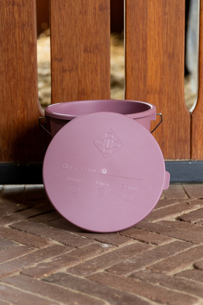 Pojemnik na paszę z pokrywką Grooming Deluxe 5L