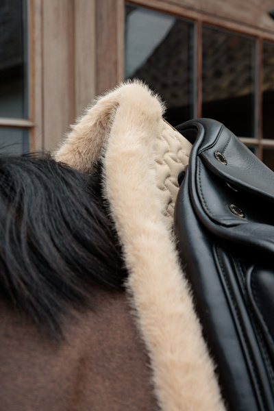 Czaprak ujeżdżeniowy Kentucky Horsewear Fake Fur