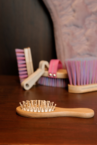 Szczotka do usuwania kurzu i wykończenia Kentucky Horsewear Sammy Kids Body Brush Unicorn