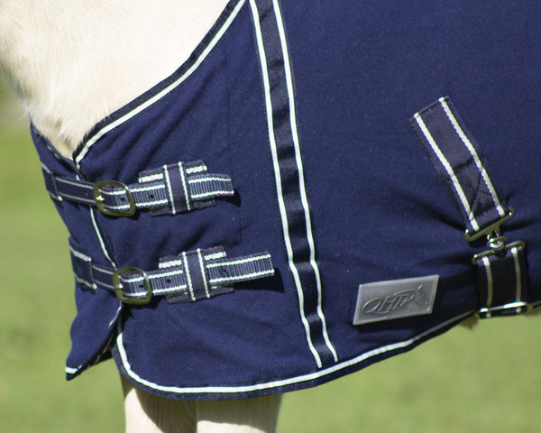 Derka polarowa z pasami QHP Falabella