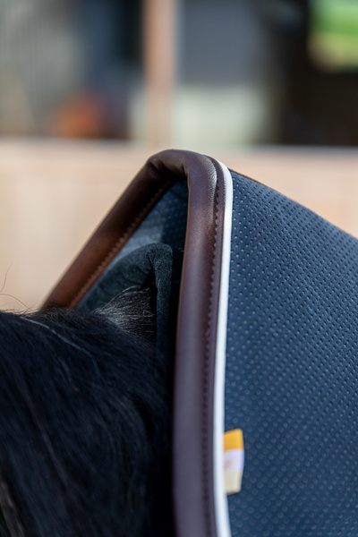 Podkładka pod siodło Kentucky Horsewear Half Pad Anatomic Absorb