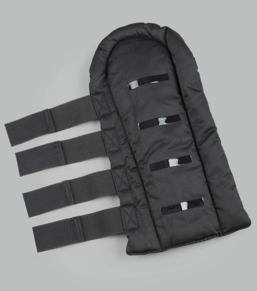 Ochraniacz na ogon z antypoślizgowym wykończeniem Premier Equine Carbon Tech Anti Slip Tail Guard Black