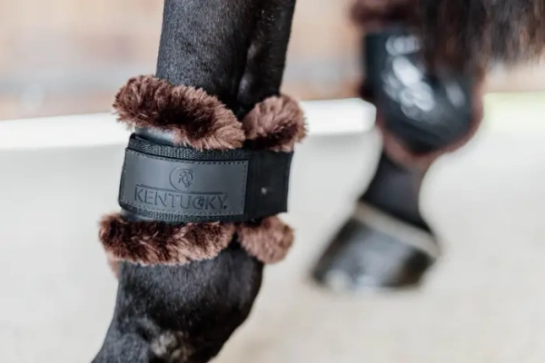 Ochraniacze tylne z futrem Kentucky Horsewear Young Horse TPU