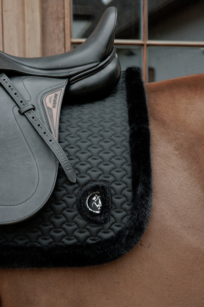 Czaprak ujeżdżeniowy Kentucky Horsewear Fake Fur