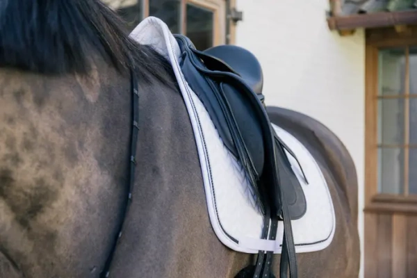 Czaprak ujeżdżeniowy Kentucky Horsewear Metal Chain