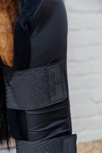 Ochraniacze stajenno-transportowe z osłoną stawu skokowego Kentucky Horsewear Stable Boots PROtect Long Hind with Hook Protection