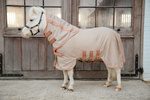 Derka siatkowa przeciw owadom z kapturem dla kucyków Kentucky Horsewear Mesh Fly Rug Comfort