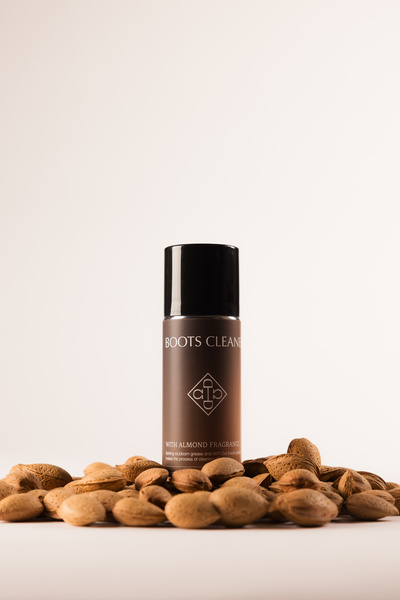 Spray do czyszczenia ochraniaczy do ochraniaczy Grooming Deluxe Boots Cleaner