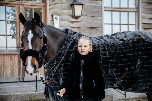 Kantar obszyty w całości syntetycznym futrem Kentucky Horsewear Sheepskin Shipping