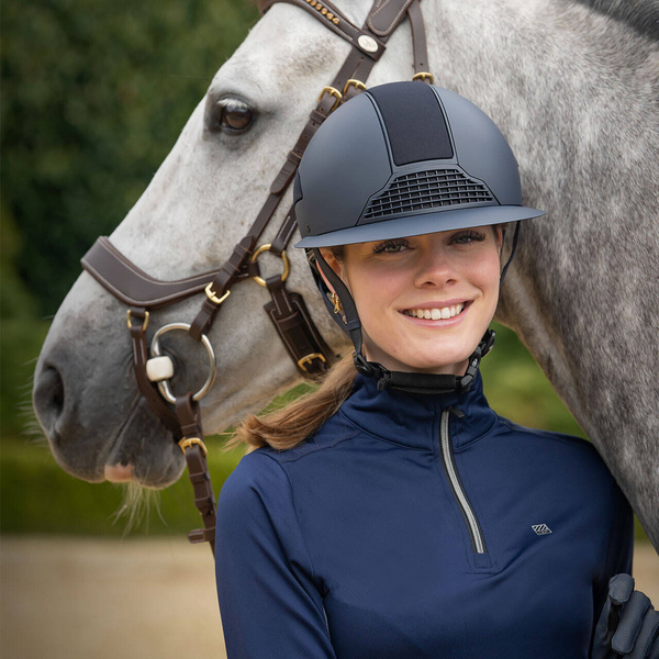 Kask z szerokim daszkiem QHP Austyn