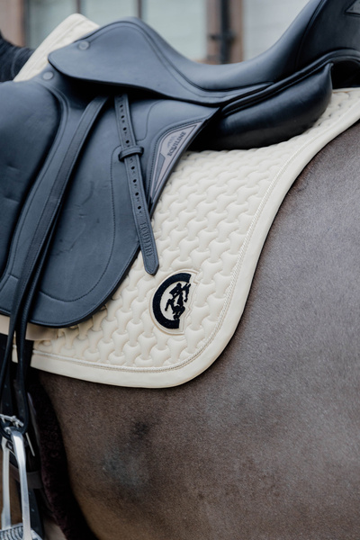 Czaprak ujeżdżeniowy Kentucky Horsewear Plaited 3D Logo