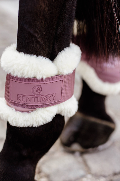 Ochraniacze tylne z futrem Kentucky Horsewear Young Horse TPU - RÓŻOWE