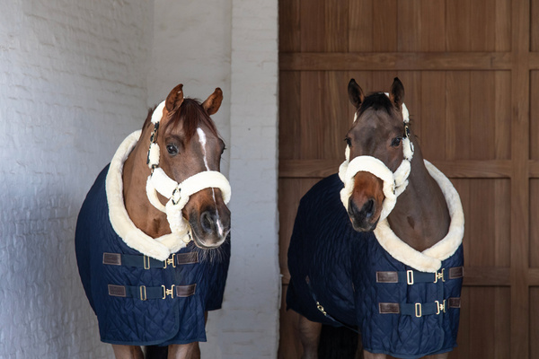 Derka stajenna Kentucky Horsewear Show Rug Logo 160g