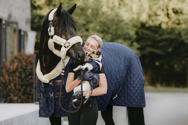 Derka stajenna Kentucky Horsewear Show Rug Logo 160g