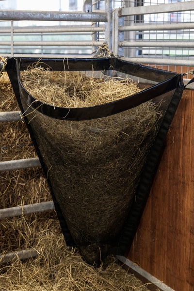 Siatka narożna na siano dla konia Kentucky Horsewear Hay Bag Corner