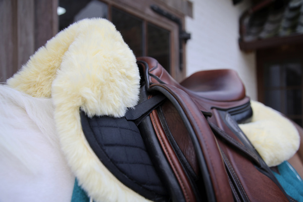 Podkładka pod siodło Kentucky Horsewear Sheepskin Half Pad Anatomic Absorb